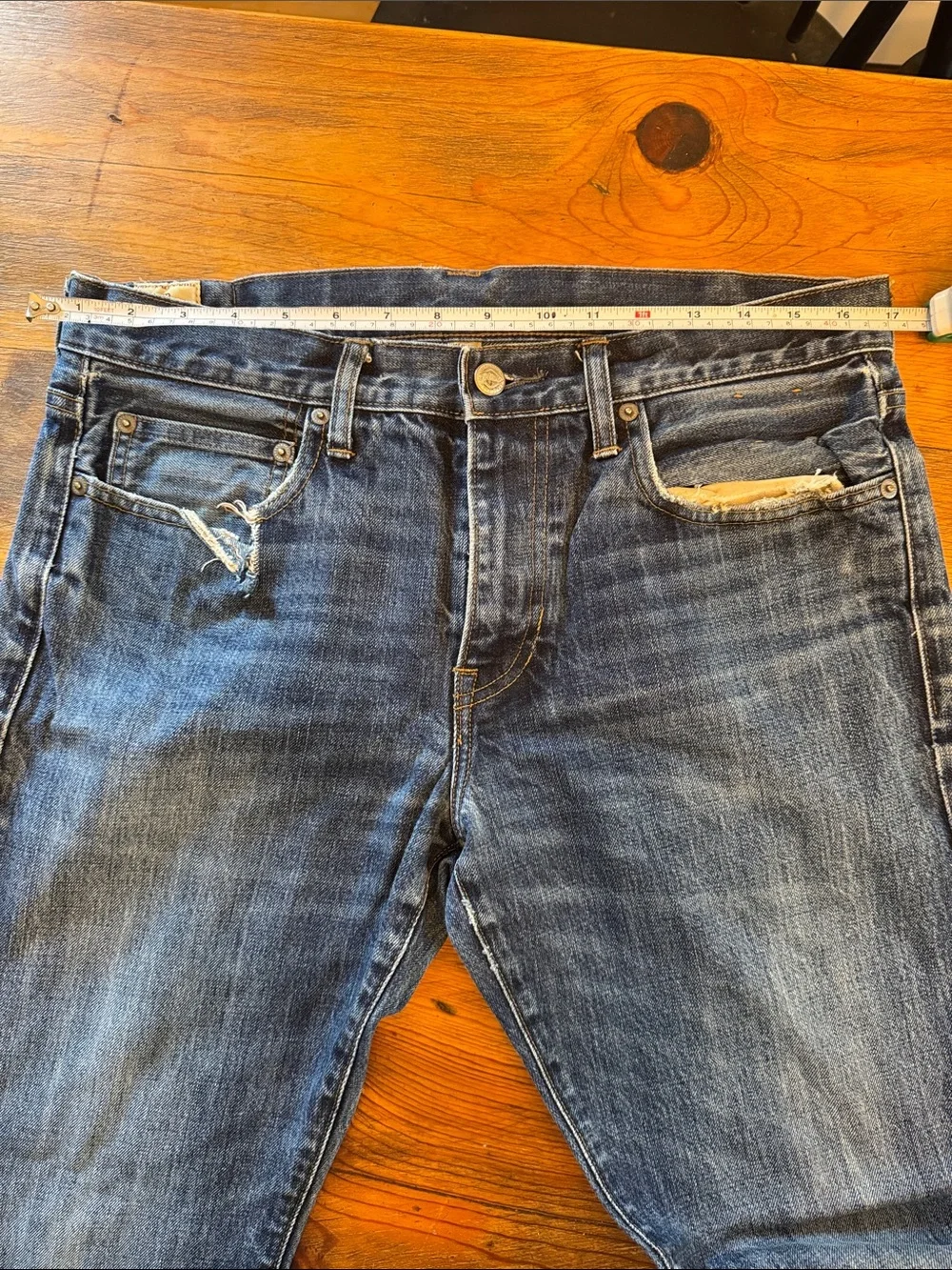 J Crew Men’s Slim Fit Style 484 Distressed Jeans 33x32